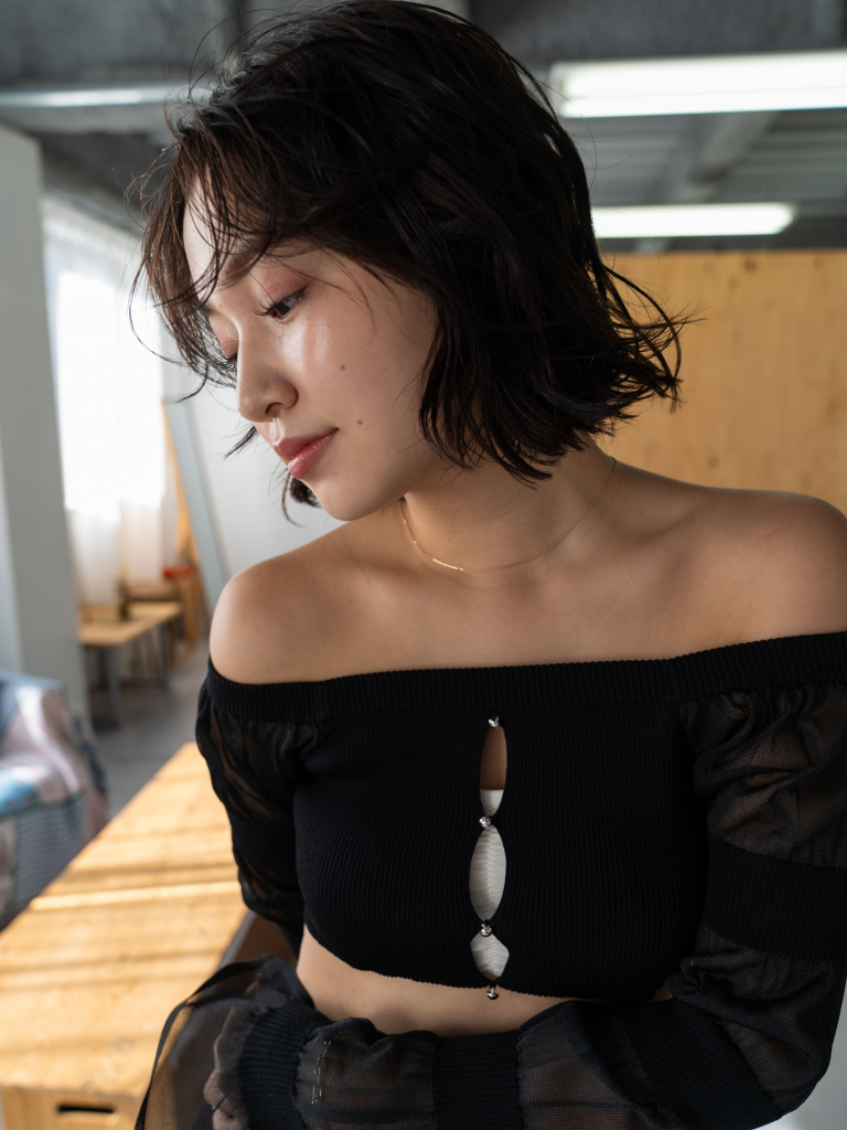 レイヤーボブにパーマでニュアンスをつけてコケティッシュに